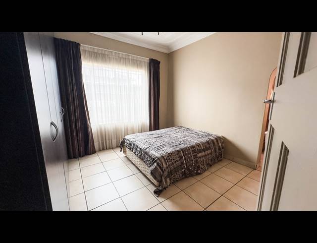 5 BEDROOM HOUSE FOR SALE IN ALBERTON NORTH